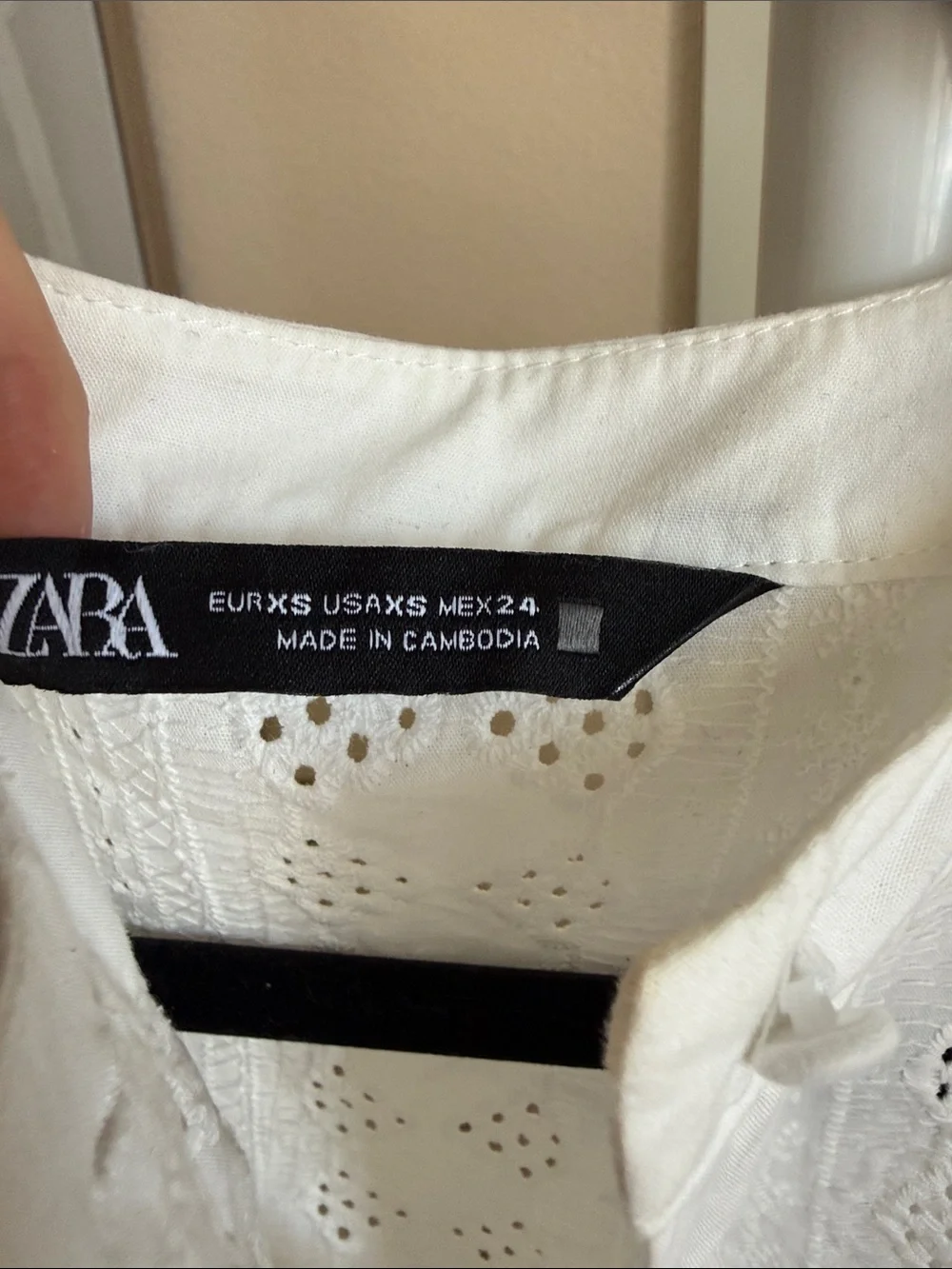 Zara White Eyelet Lace Panel Button-Up Blouse